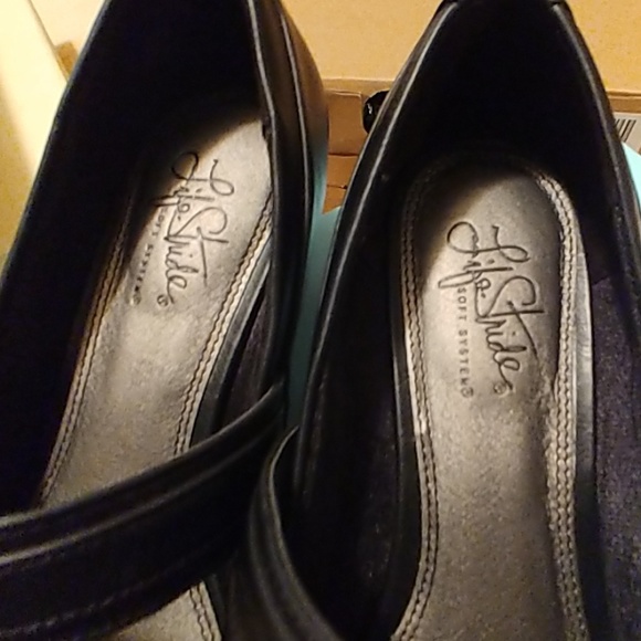 Shoes - Picture 2 of 4